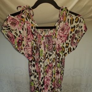 Cold shoulder top